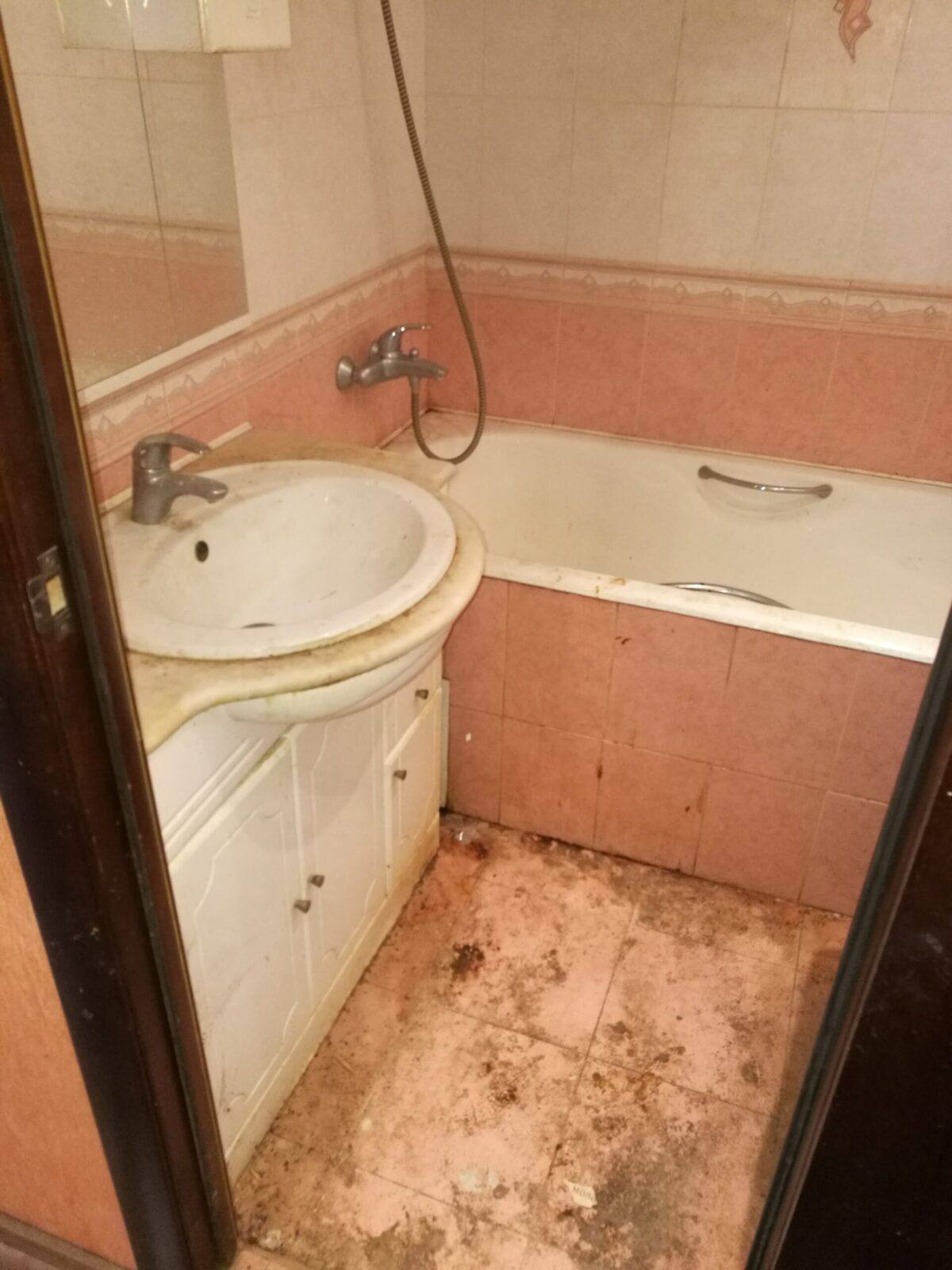 ванная комната до уборки